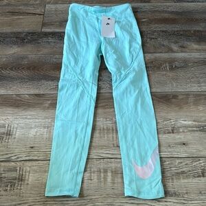 New With Tags Nike Leggings Girls Size Medium